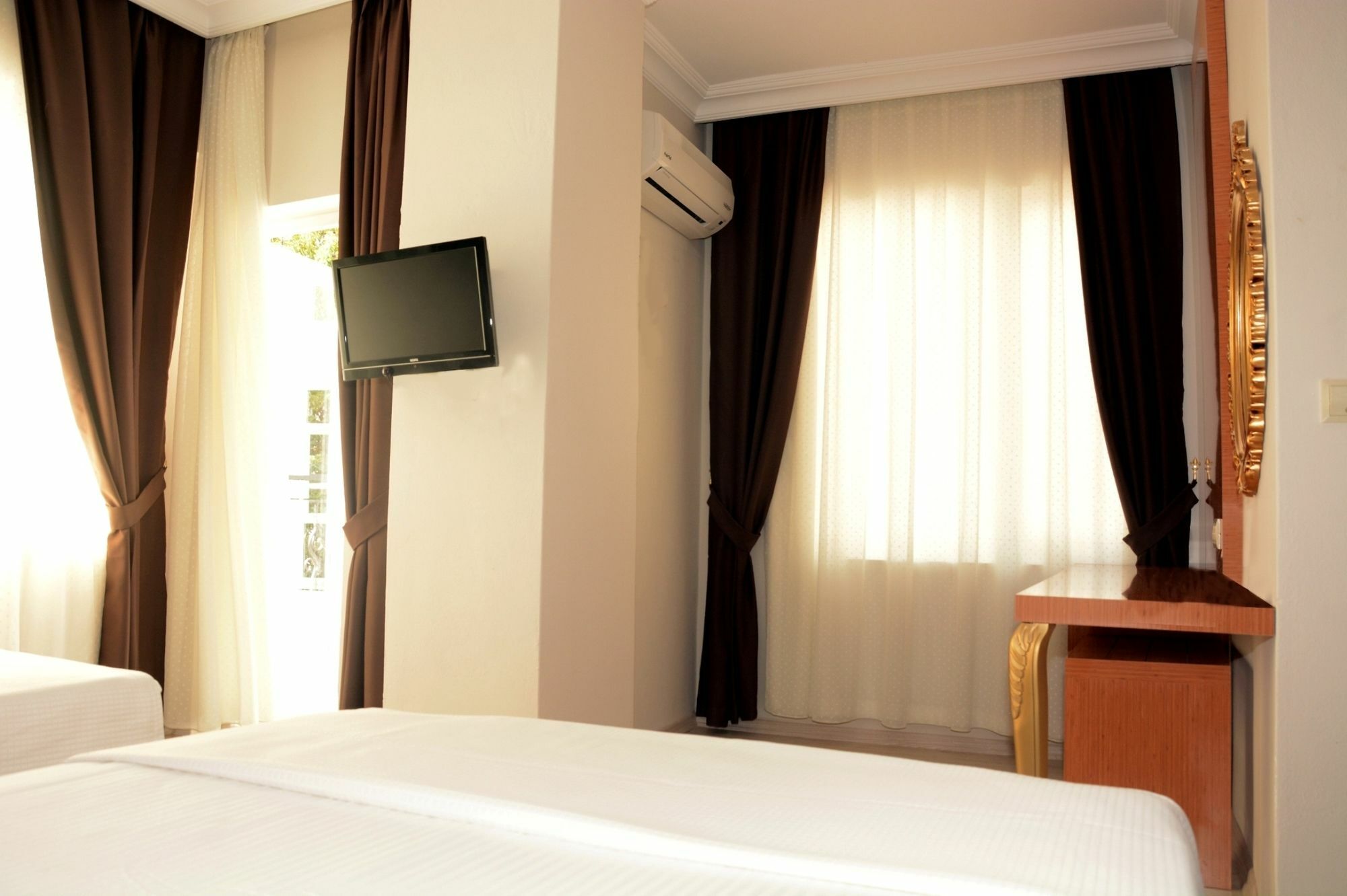 Derin Suit Otel Antalya Buitenkant foto